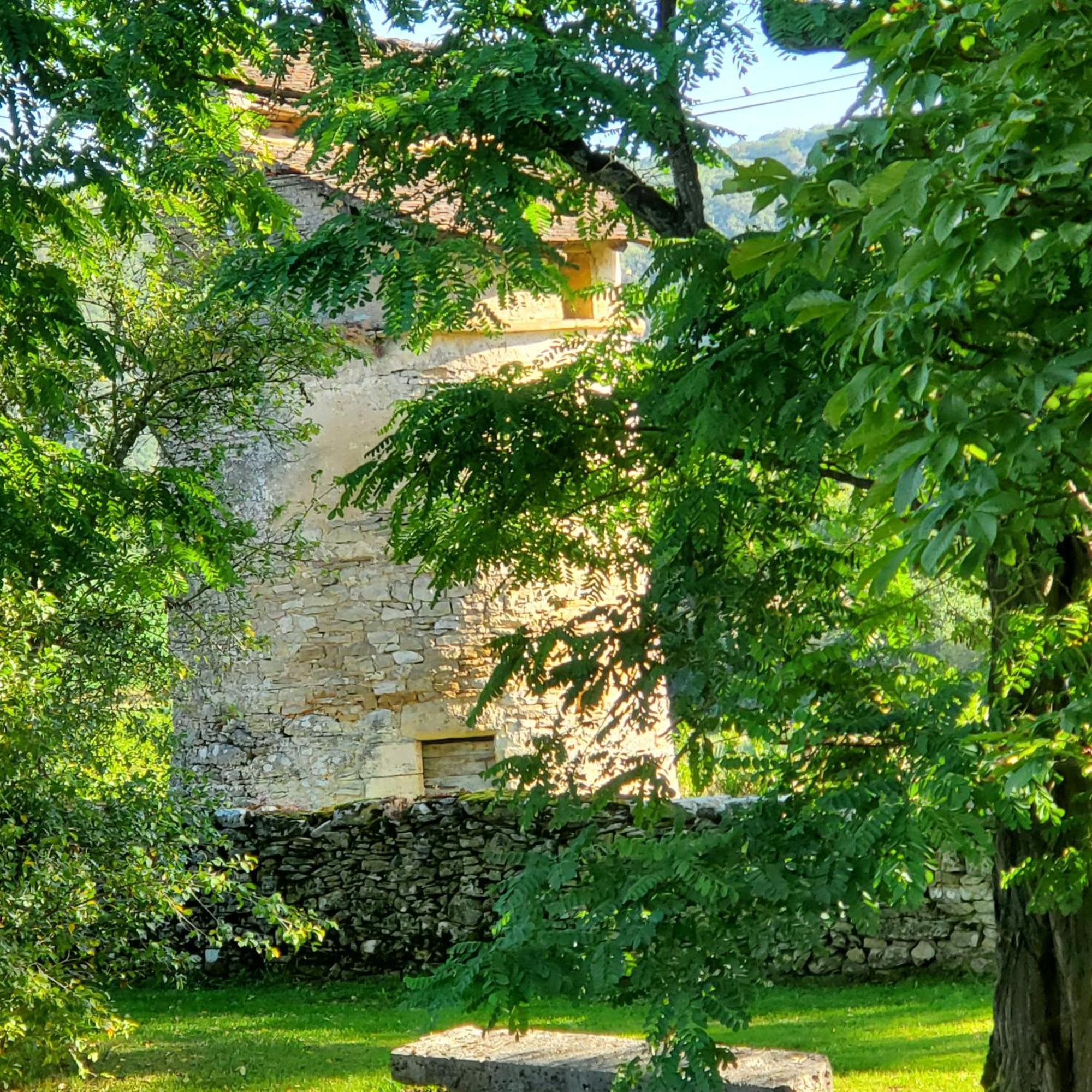 Mas De Garrigue Bed & Breakfast Calvignac Exterior photo