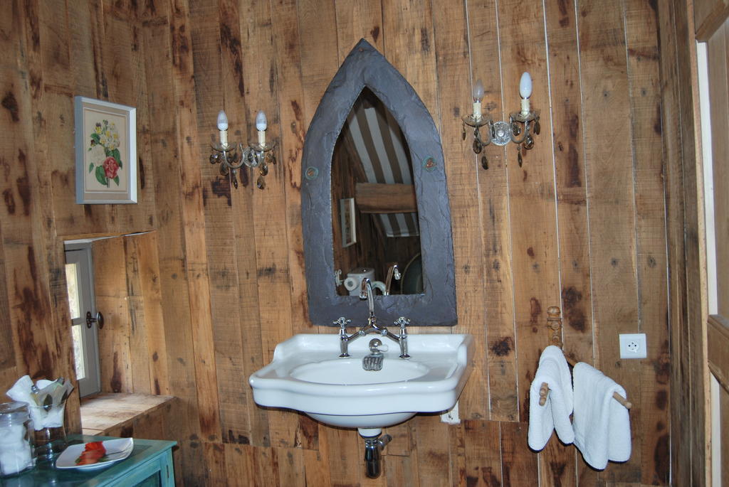 Mas De Garrigue Bed & Breakfast Calvignac Room photo